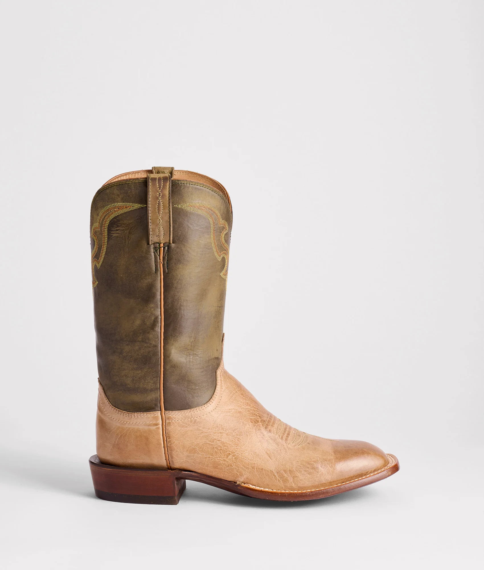 Martin :: Pearl Bone