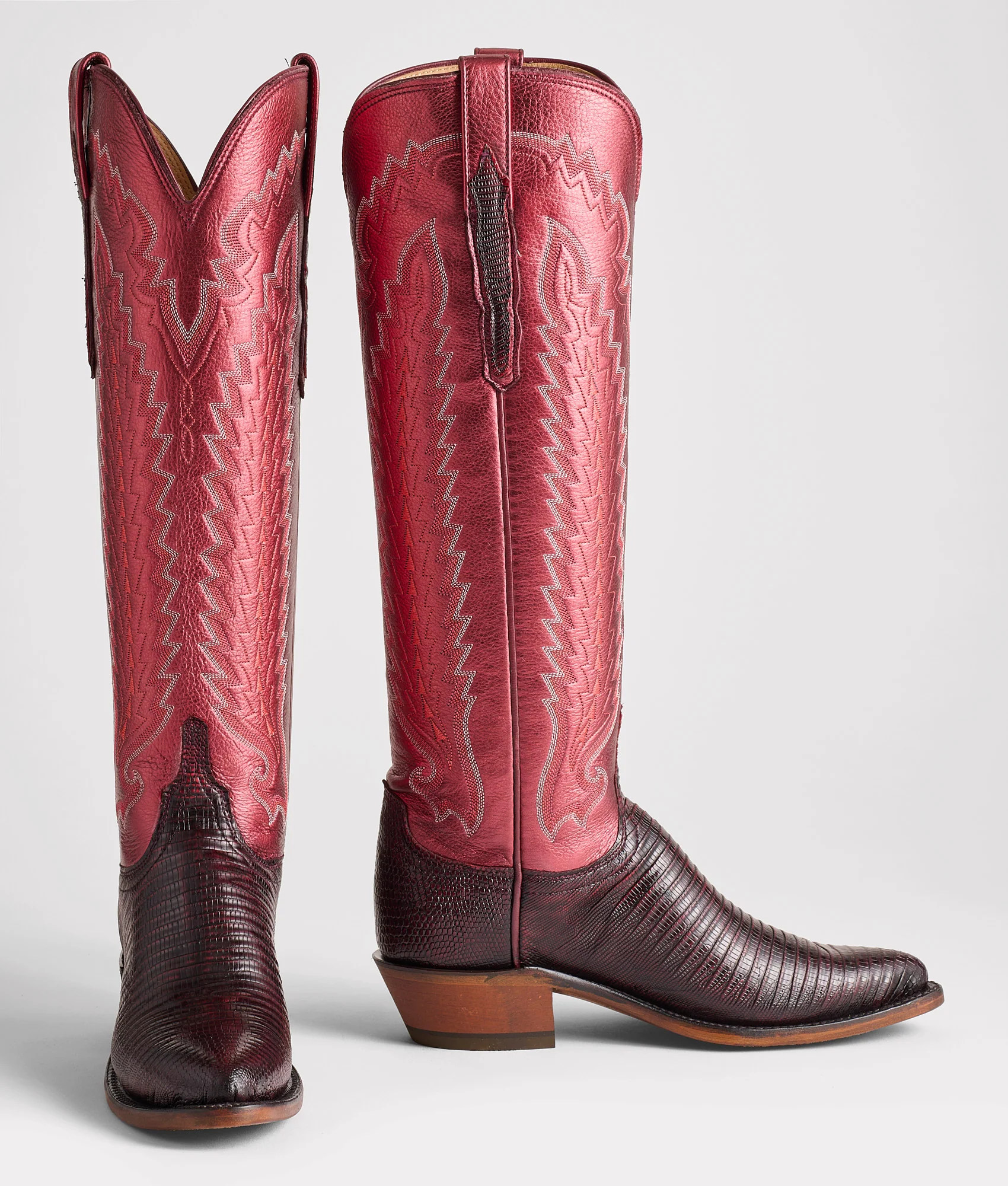 Priscilla Exotic :: Black Cherry - Image 2