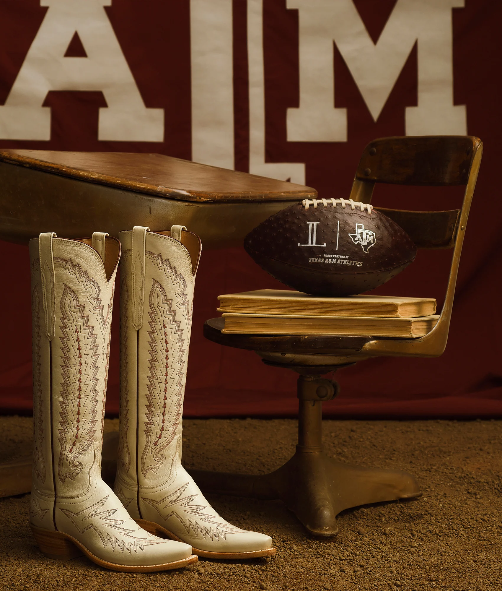 Priscilla :: Glitz Cream W/ Maroon Stitching - Image 9