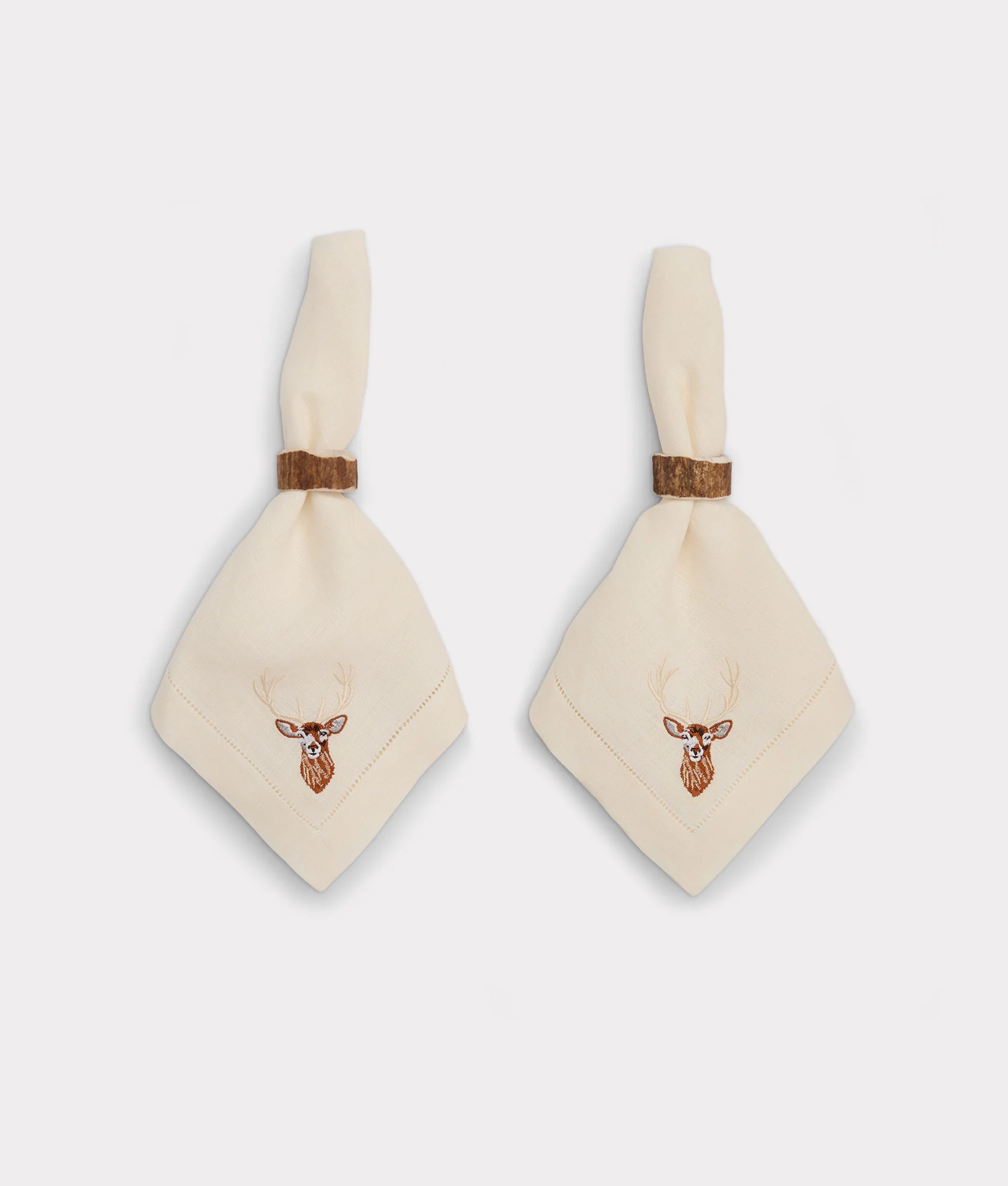 Stag Dinner Napkins - Set of Four :: Ecru