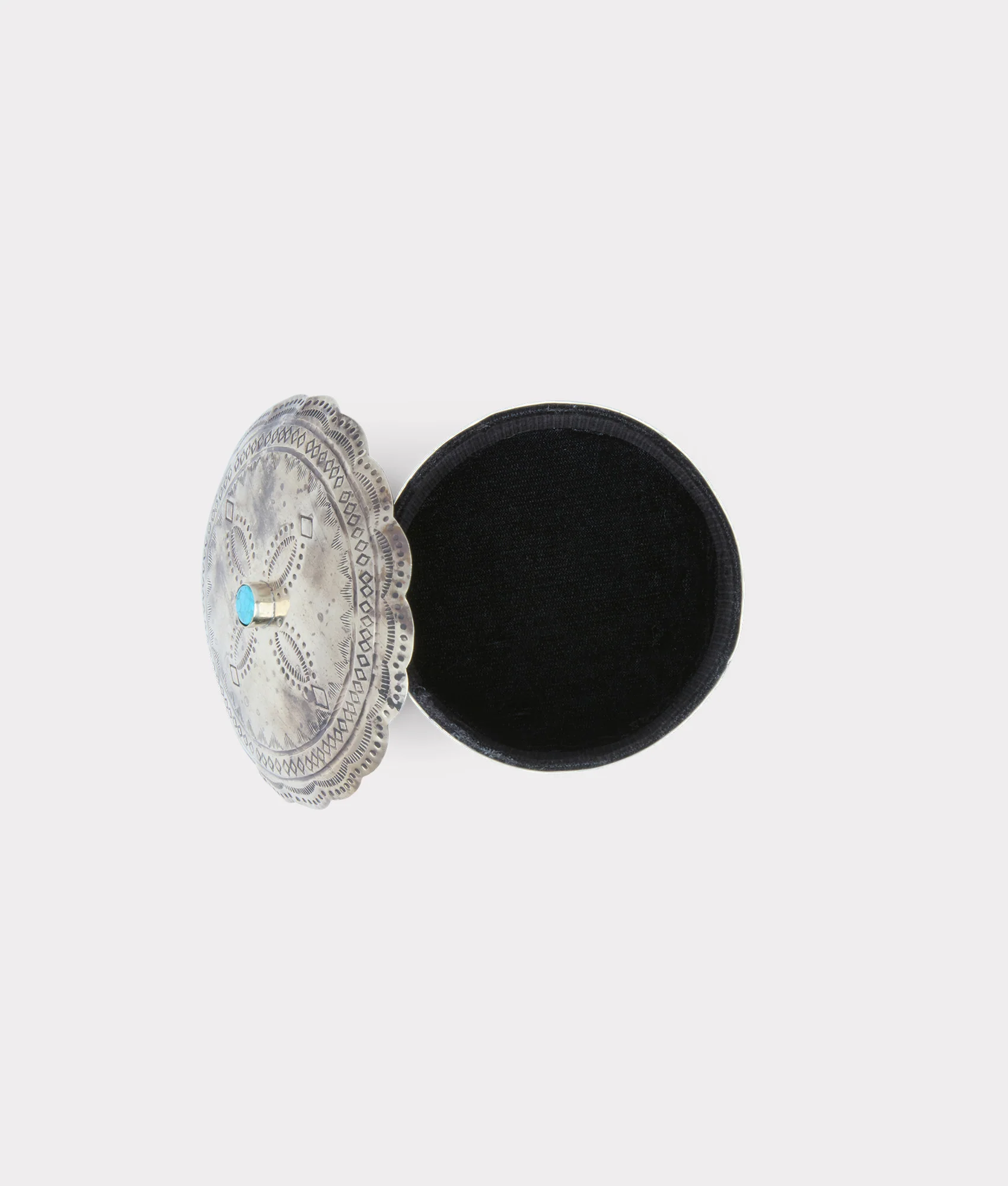 Southwestern Round Box :: Silver - Image 4